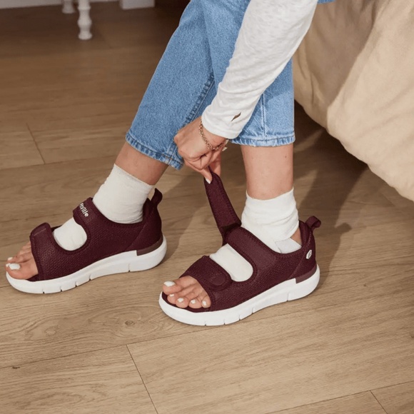 FitVille Womens Size 10W Wide or Mens 8W V3 EasyTop Recovery Sandal Arch Support - Picture 2 of 9